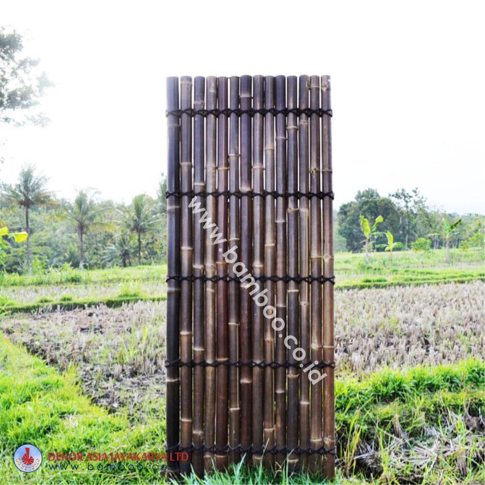  Bamboo Fence | Black half bamboo fence with 5 back slats and black coco rope